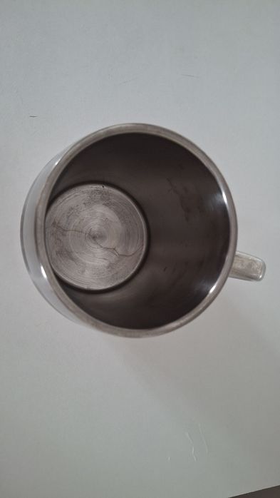 Металлическая кружка