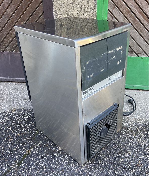 Професионален ледогенератор Brema