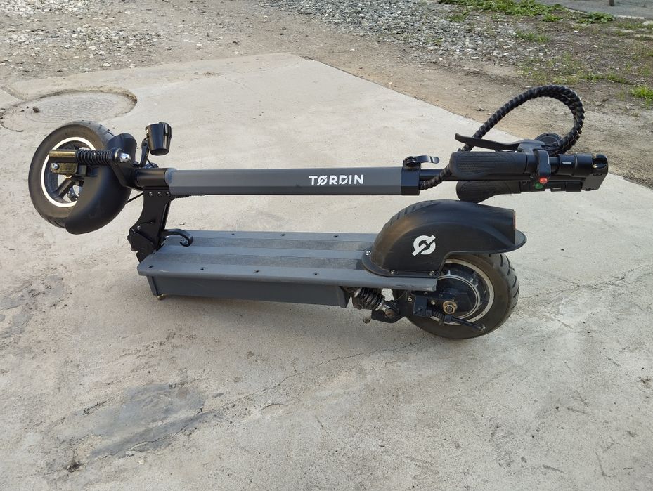 Продам самокат электрический Tordin