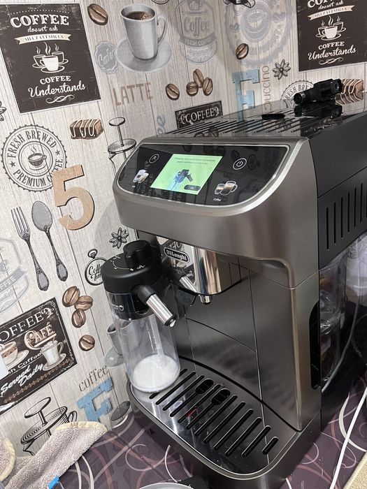 Кофемашина DeLonghi ECAM320.70. TB