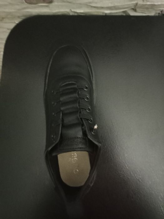 Продам туфли на мальчика