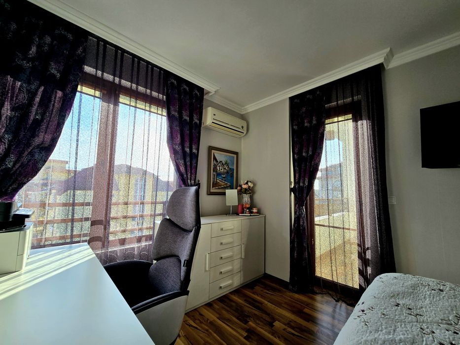 Продава се Тристаен апартамент в Свети Влас - 100 кв.м за 1173 €/кв.м - Снимка #23
