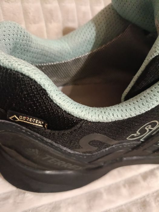 N.40 Обувки Adidas Terrex с Gore-tex-много запазени