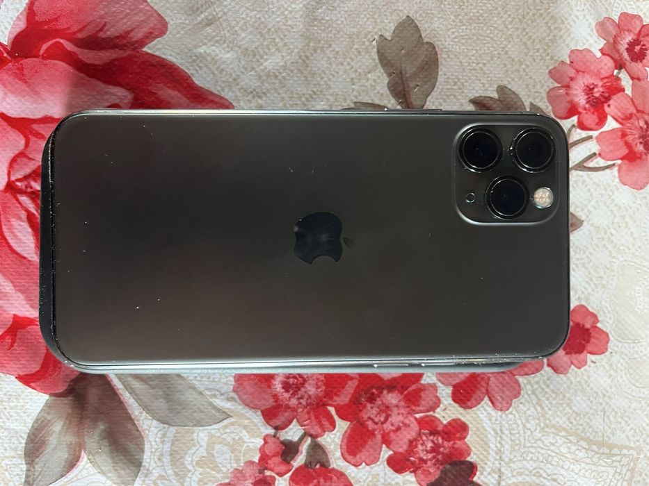 Vand sau schimb cu iphone 11 pro