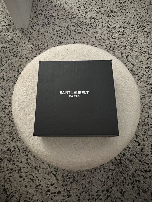 Curea Yves Saint Laurent – Nouă, cu cutie