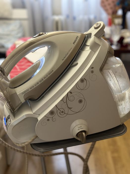 Statie de calcat philips perfect care silence GC 9550