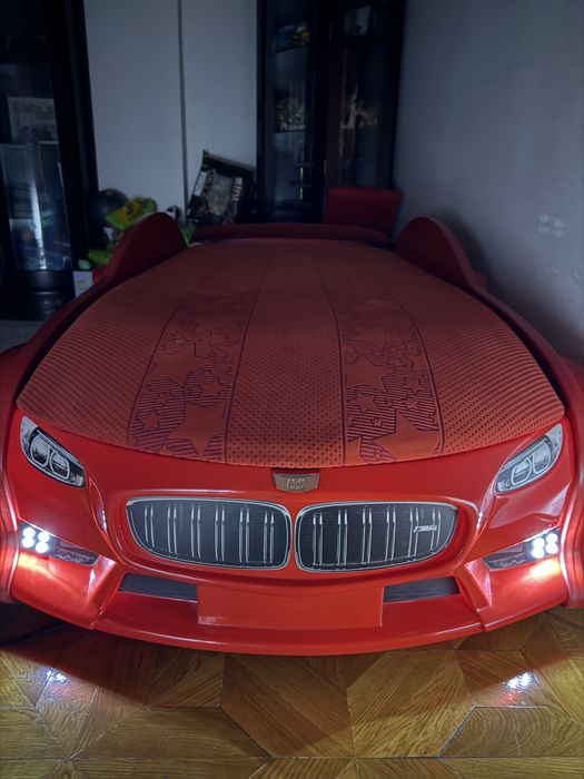 Продам детакую кровать-машинку Mebel Kids NEO — с подсветкой фар.