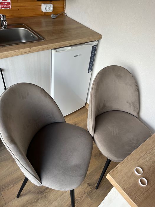 Vând mobilier