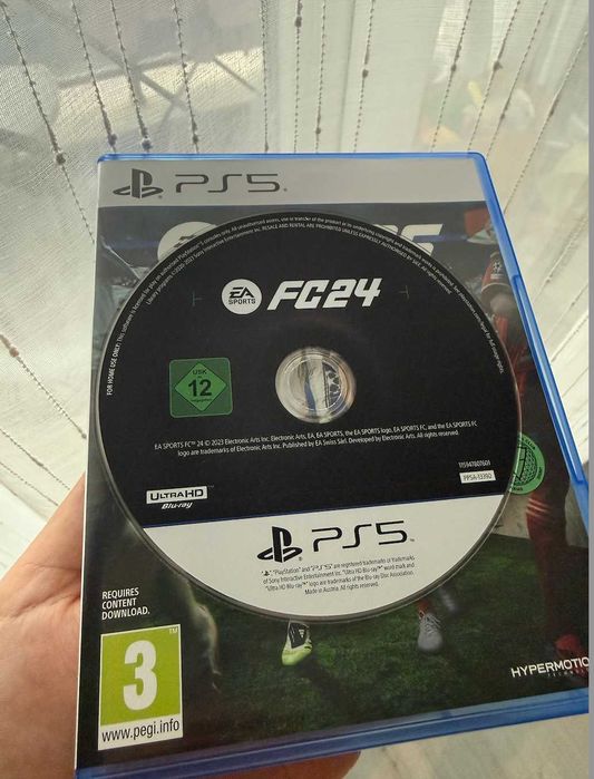 Диск FC24 за PlayStation 5 в отлично състояние