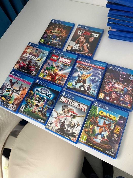 Vand Jocuri PS4 in stare buna