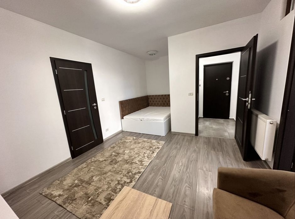 Inchiriez apartament cu o camera si terasa proprie +loc de parcare .