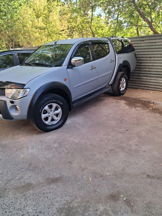 Продам пикап Mitsubishi L200,
