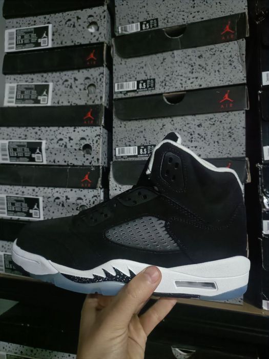 Налични Air Jordan 13 Retro и още 39, 40,41,42,43,44,45,46