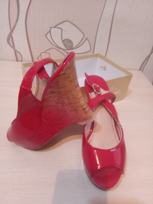 Продам туфли женские