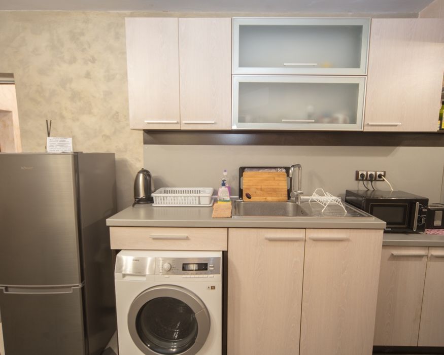 Aleks Holiday-Нощувки Бургас топ център безплатно паркомясто морска г