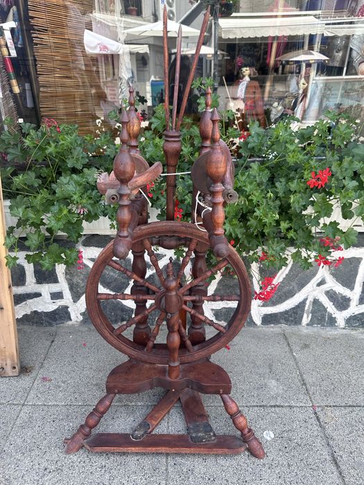 Антикварен Чакрък с вретена