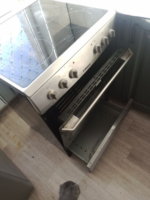 Продам электро плита  Hanza цена торг.