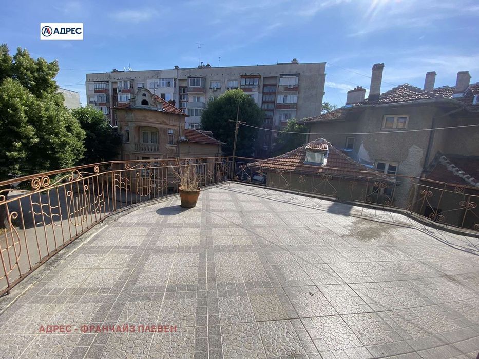 Продава се Етаж от къща в Плевен, Идеален център - 200 кв.м за 714 €/кв.м - Снимка #9