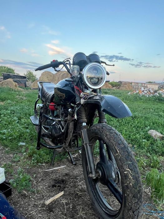 Продам мотоцикл 200куб