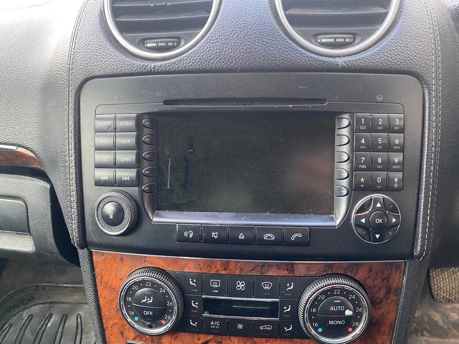 dezmembrez mercedes GL420 X164/bara fata gl/far gl/capota gl