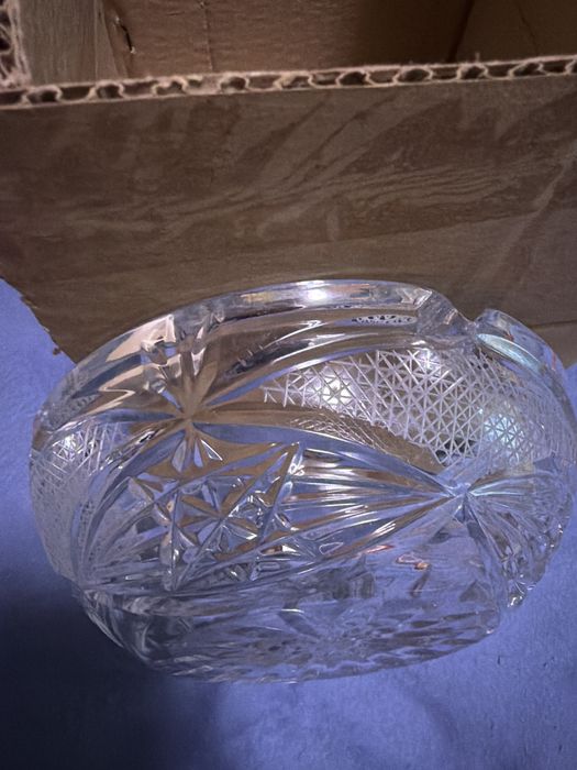 Нов кристален пепелник