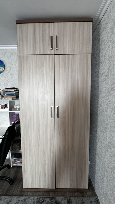 Шкаф для одежды распашной