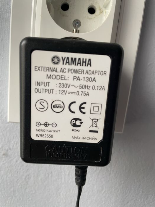 Синтезатор Yamaha PSR E423