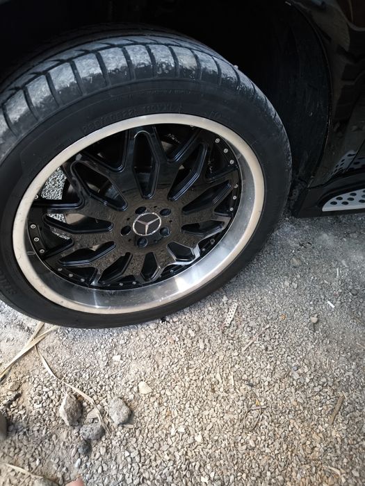 Летни гуми с джанти 22 черни с никелиран борд