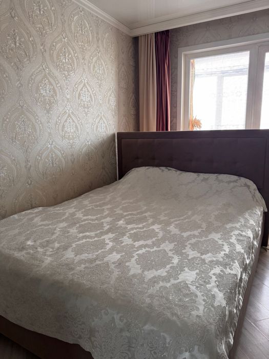 Продам двуспальную кровать
