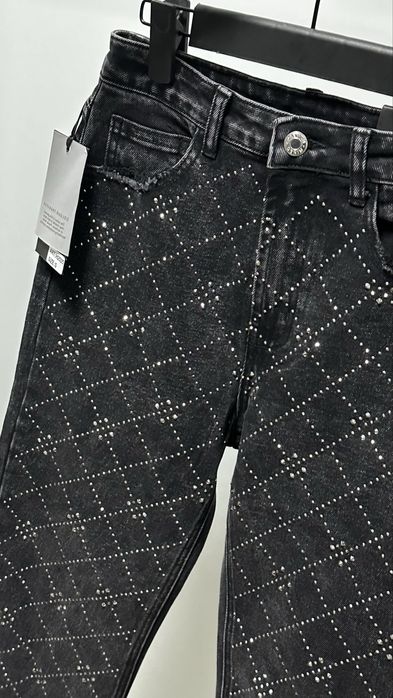 Джинсы с напылением, со стразами