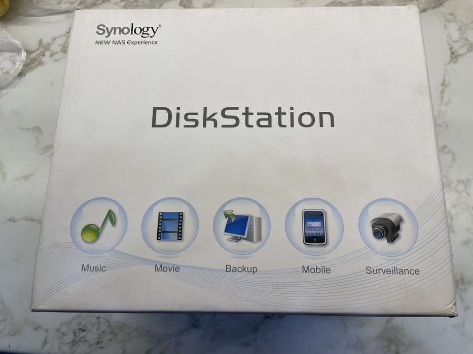 Synology DS212j NAS с диском Seagate 2 TB в комплекте