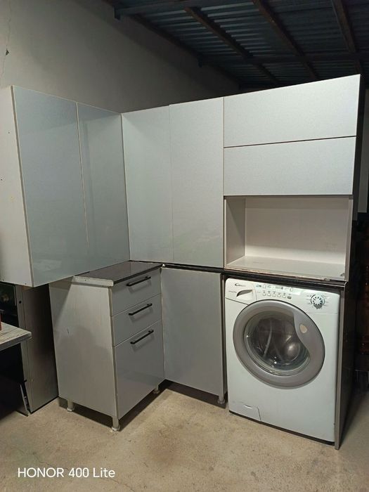 Кухонная мебель срочно продаётся