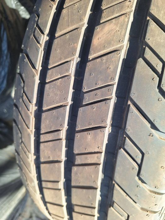 Гуми  Continental  215/65/16 C