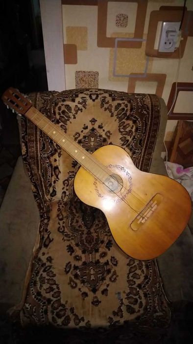Гитара б\у. без струн