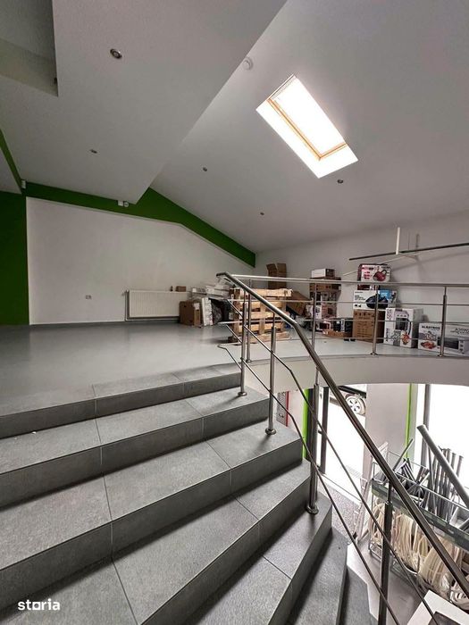 De inchiriat spatiu comercial in Roman, teren de 680mp, deschidere 21m