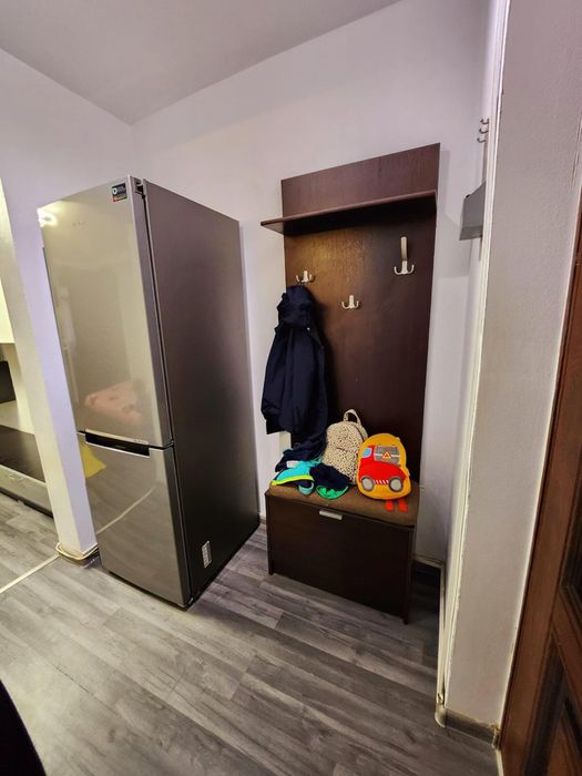 Inchiriere garsoniera zona Craiovei cu loc de parcare