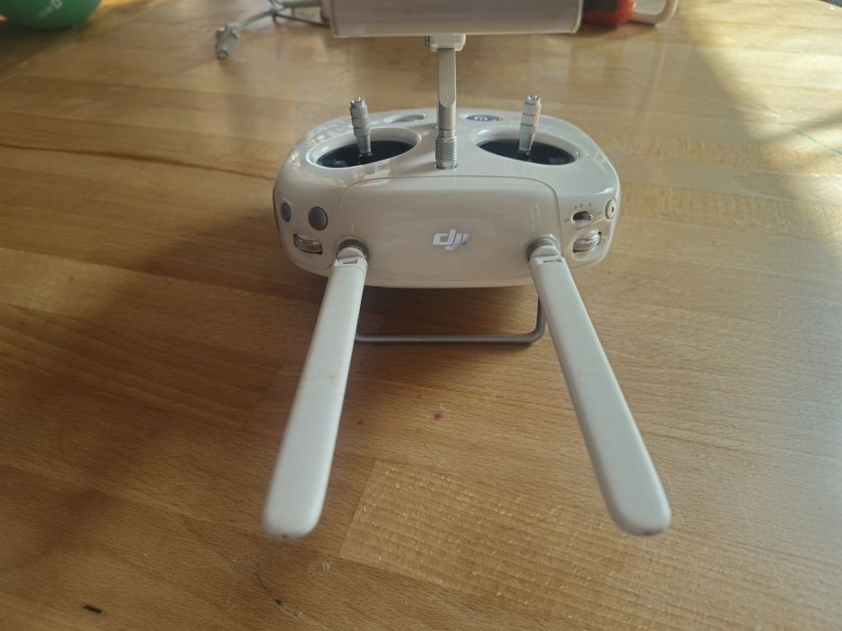 Dji phantom 4 controller