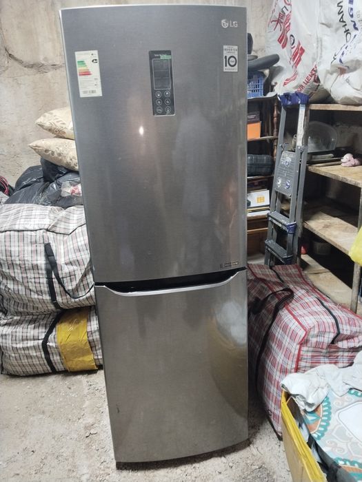 Холодильник 250.000