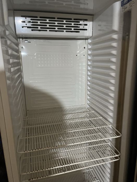 Холодильник-витрина