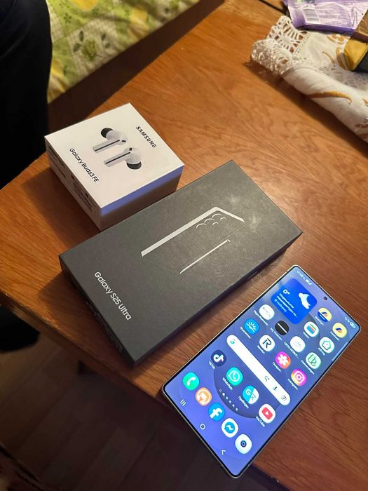 Samsung s25 ultra И слошалки buds3 fe