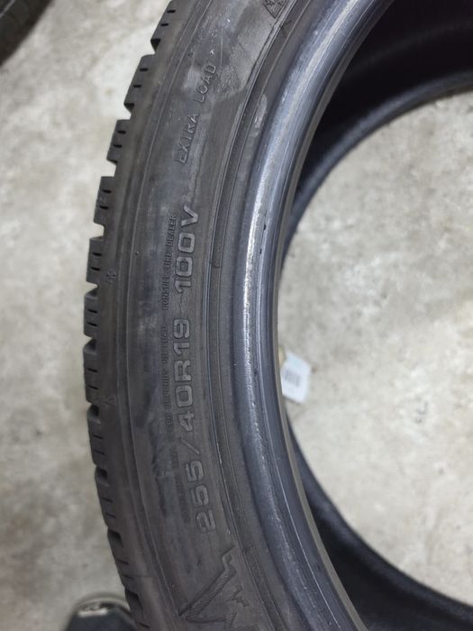 2 Броя 255/40/19 Dunlop 6,7mm