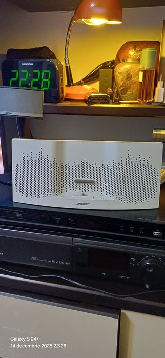 Boxa Bose SundDock XT si satelit Bose stereo