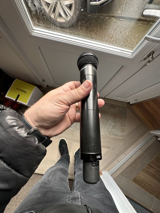 Vand microfon Shure UR 4s cu UR2 casula SM 58