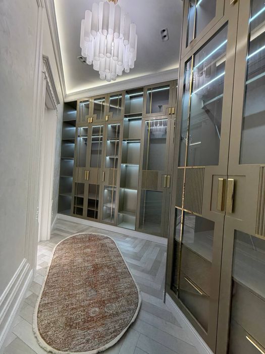 200 кв квартира своя сотилади енг зор уй