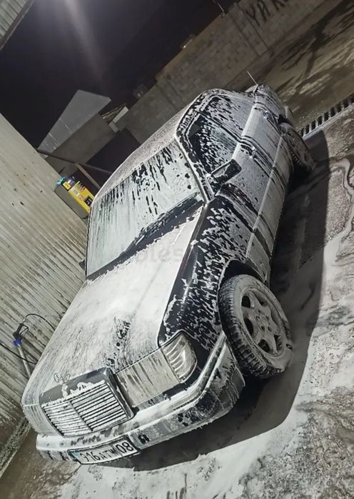 Продам mercedes E260.