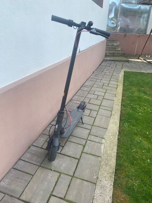 Urgent vand trotineta electrica cu o autonomie de 15 Km