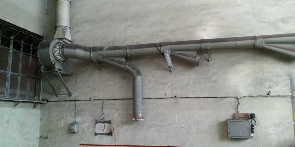 Дава се под наем  в Троян - 220 кв.м за 509.49 € - Снимка #2