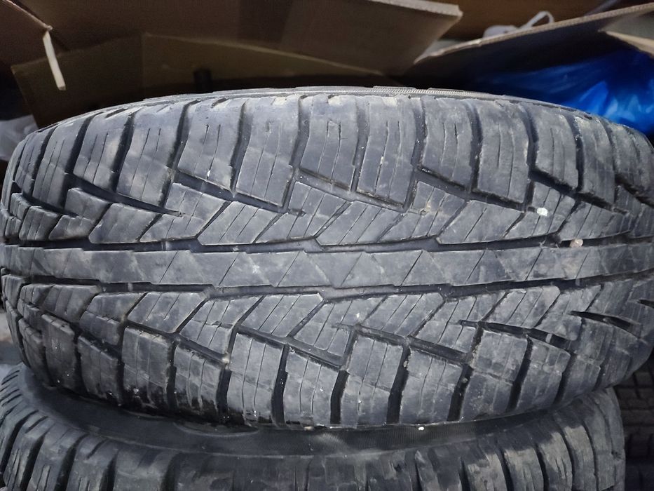 215/65/R16. Продам в отличном состоянии.