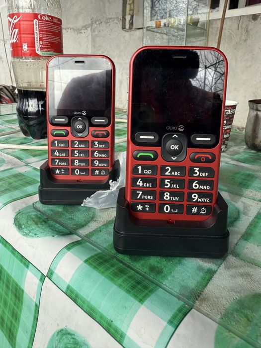 2  Telefoane 400 lei  Doro Leva L10 Single SIM Smartphone Roșu