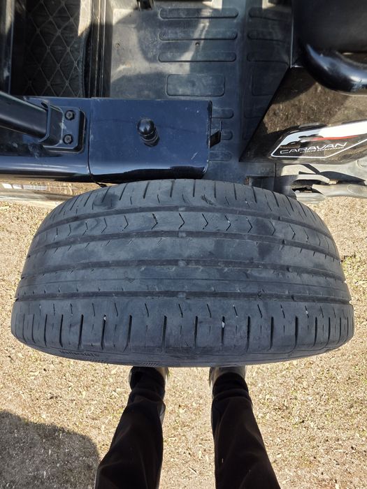 Продаю летнюю резину 215/55/17